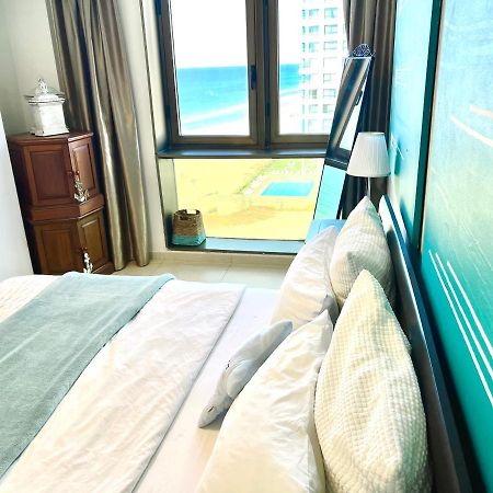 Beach Apartment- Breathtaking Views With Bomb Shelter Herzliya Екстер'єр фото