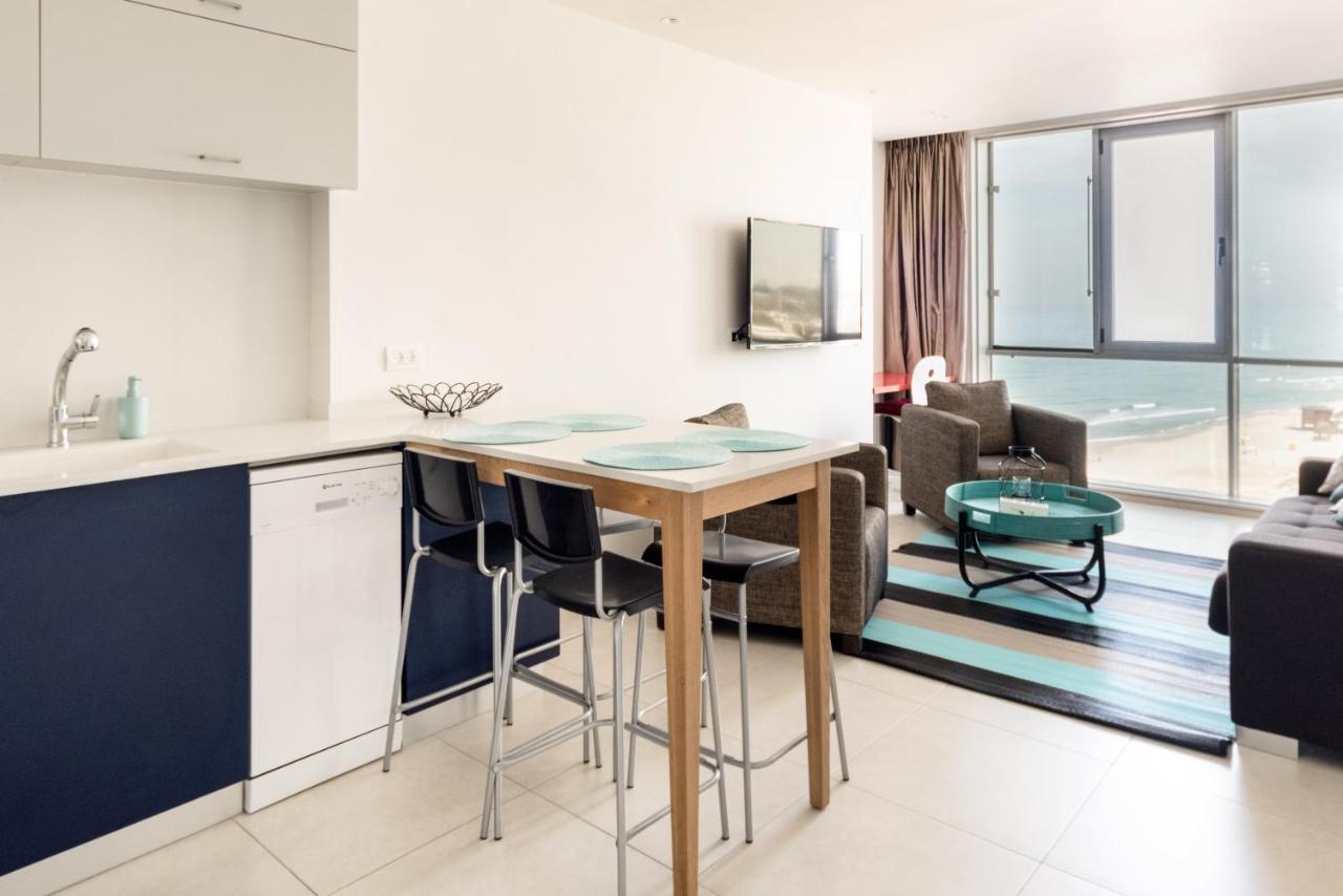 Beach Apartment- Breathtaking Views With Bomb Shelter Herzliya Екстер'єр фото