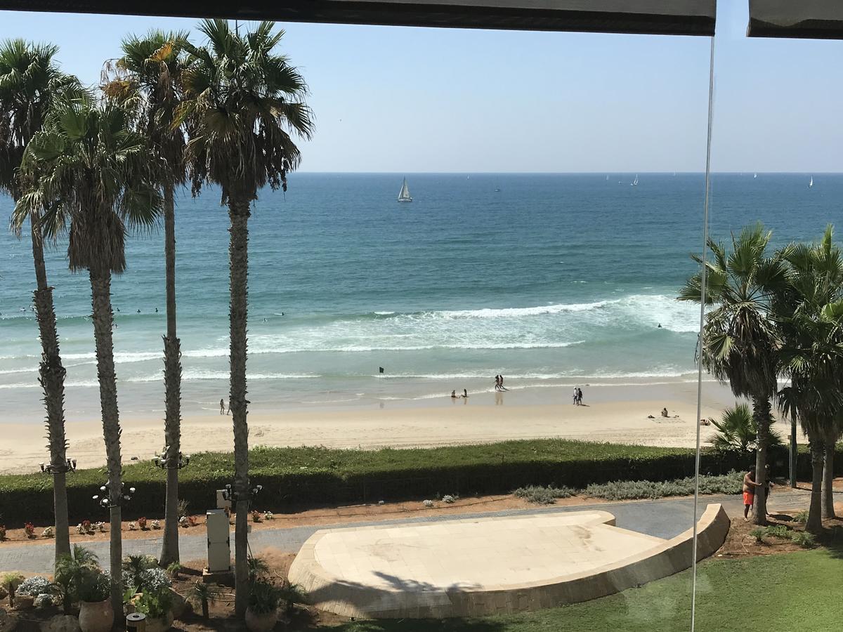 Beach Apartment- Breathtaking Views With Bomb Shelter Herzliya Екстер'єр фото