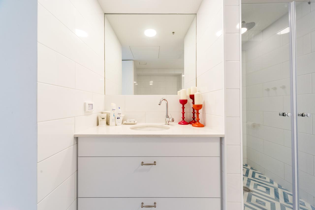 Beach Apartment- Breathtaking Views With Bomb Shelter Herzliya Екстер'єр фото