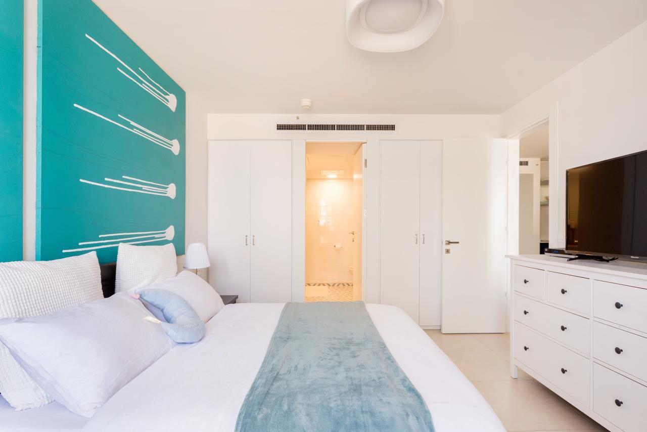 Beach Apartment- Breathtaking Views With Bomb Shelter Herzliya Екстер'єр фото
