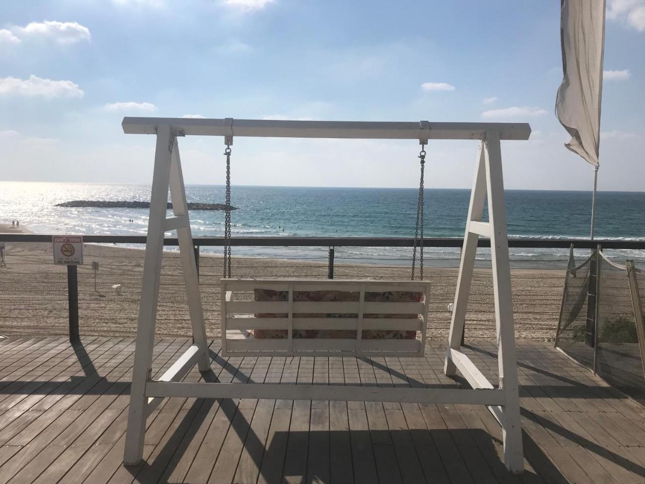 Beach Apartment- Breathtaking Views With Bomb Shelter Herzliya Екстер'єр фото
